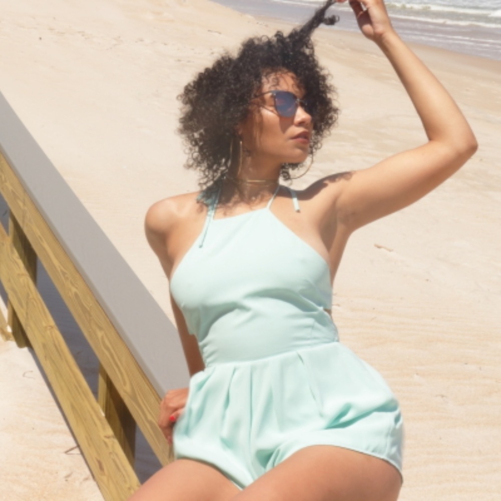 Women's TOBI Mint Green Cut Out Romper Size: M EUC